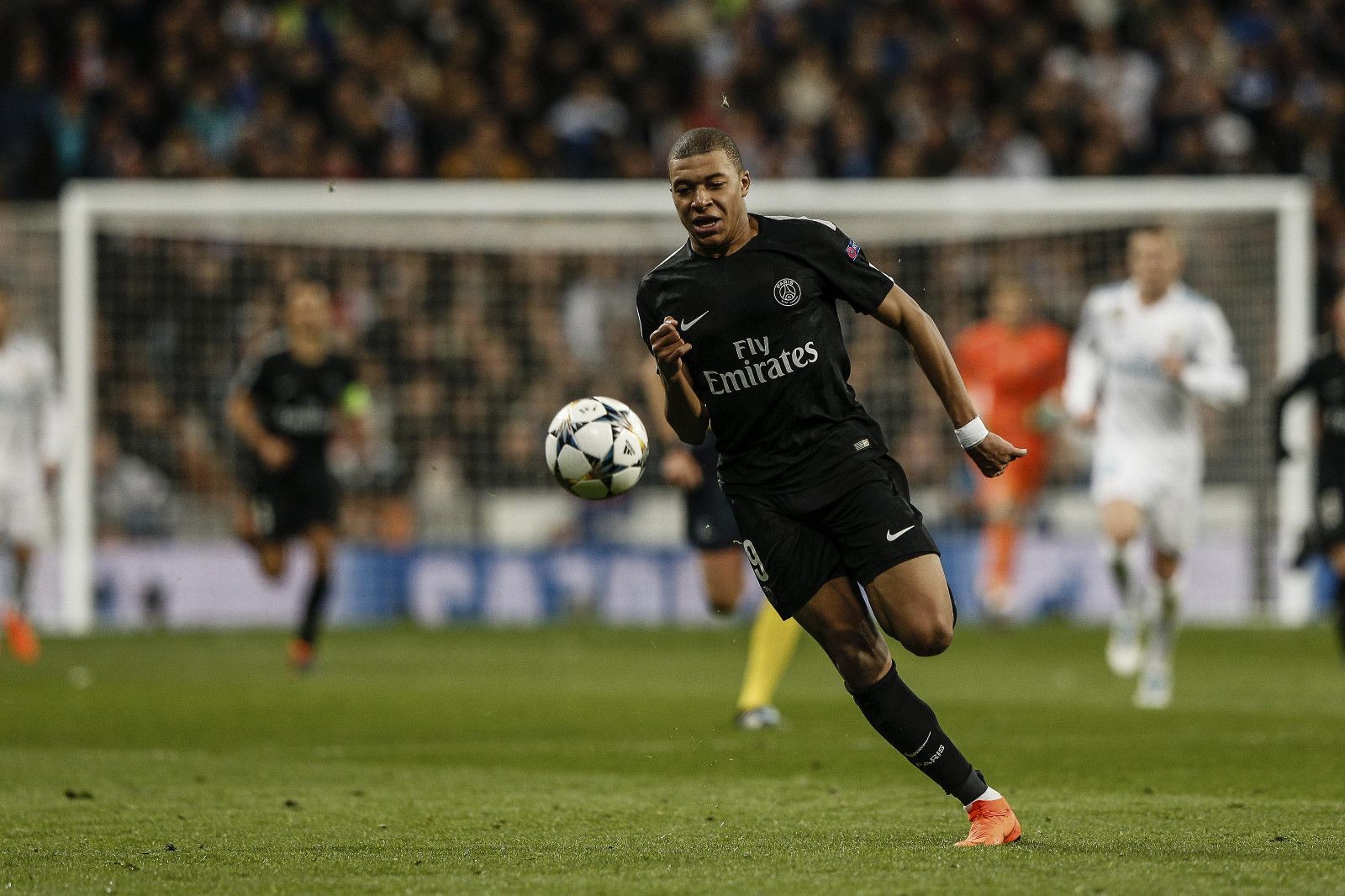 张琳艳身穿阿根廷2026世界杯球衣：期待在美加墨见到梅西