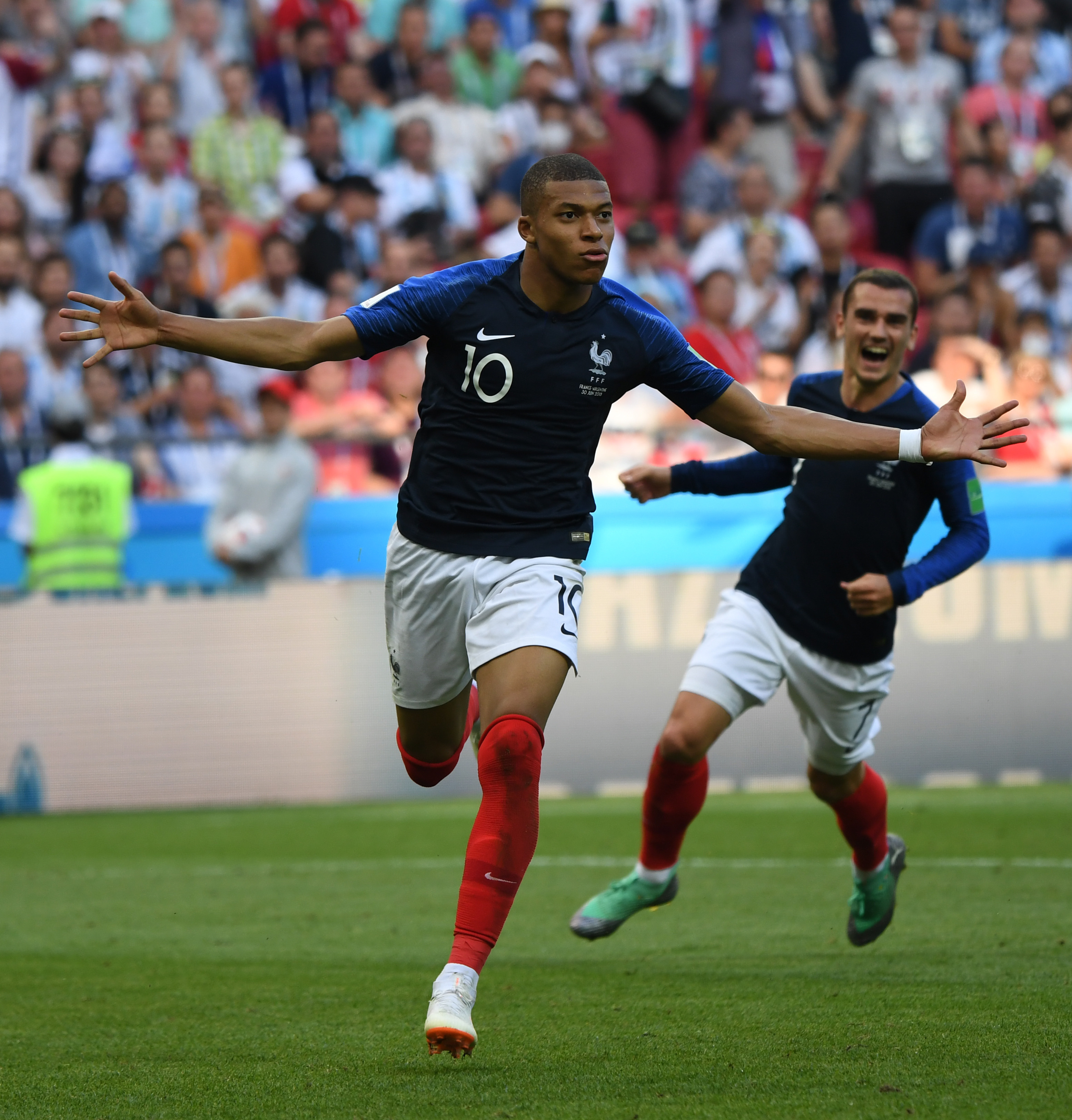 安帅：米利唐踢右后卫表现很好；有些惊讶埃斯特旺的天赋