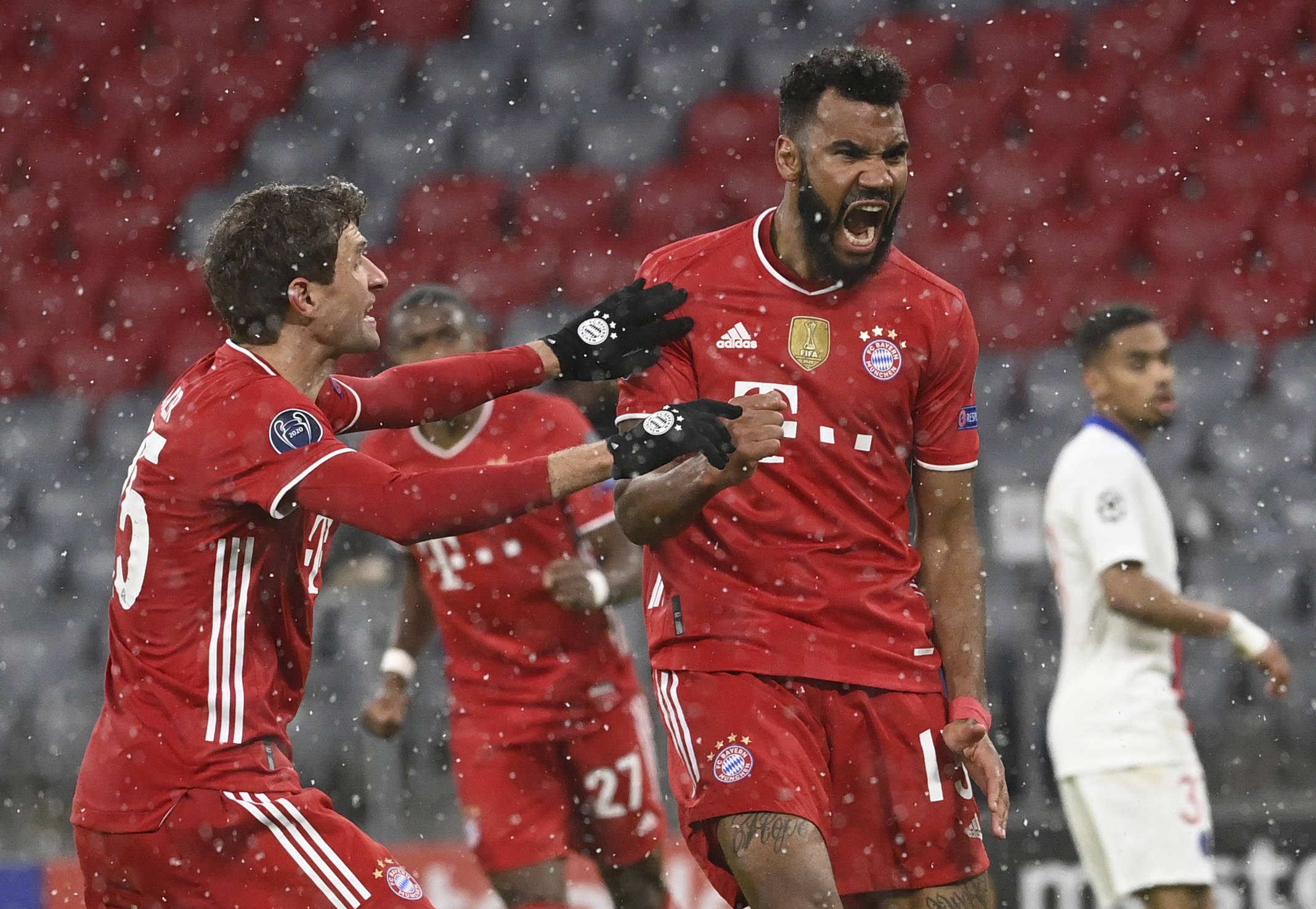 热议成都平广岛：联赛亚冠都蛮硬；租德尔加多需下载反诈app（成都战平广岛引热议：联赛亚冠硬仗不断，租借德尔加多需先下载反诈App）