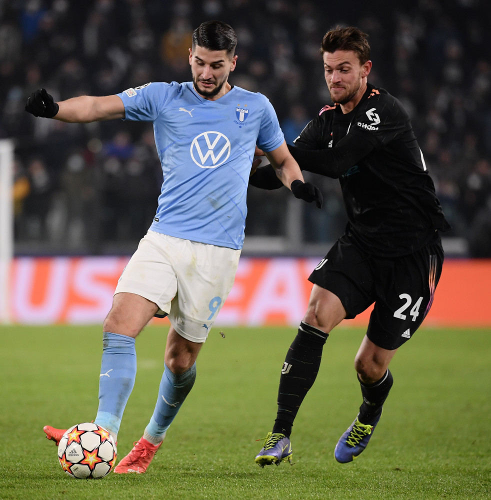 埃斯特旺：安帅在很多方面都帮了我，比赛后还给了我一个拥抱