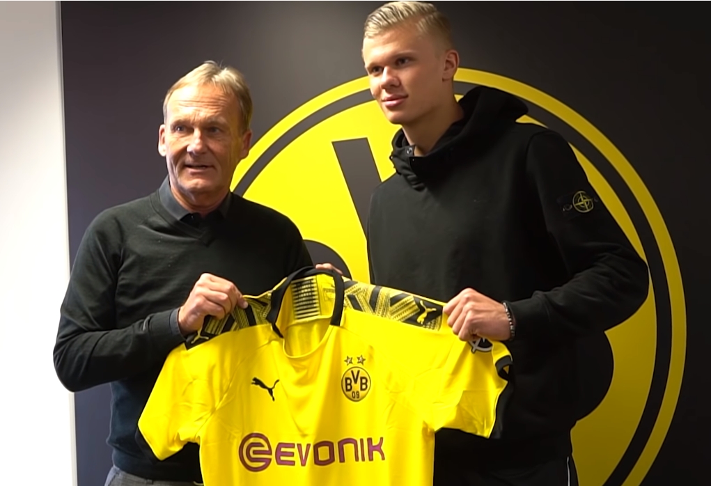 西甲在国家德比中测试VR眼镜观赛，近千名球迷实现了沉浸体验（西甲国家德比引入VR观赛，近千球迷沉浸式体验）