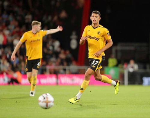 英超半场：哈兰德闪击，赖因德斯建功，曼城2-0西汉姆联（英超半场战报：哈兰德先拔头筹，赖因德斯再下一城，曼城2-0领先西汉姆联）