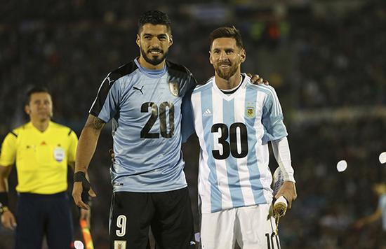 亚冠激战：柔佛VS上海海港，收官之战谁能笑傲？（亚冠终章：柔佛迎战上海海港，谁将笑到最后？）