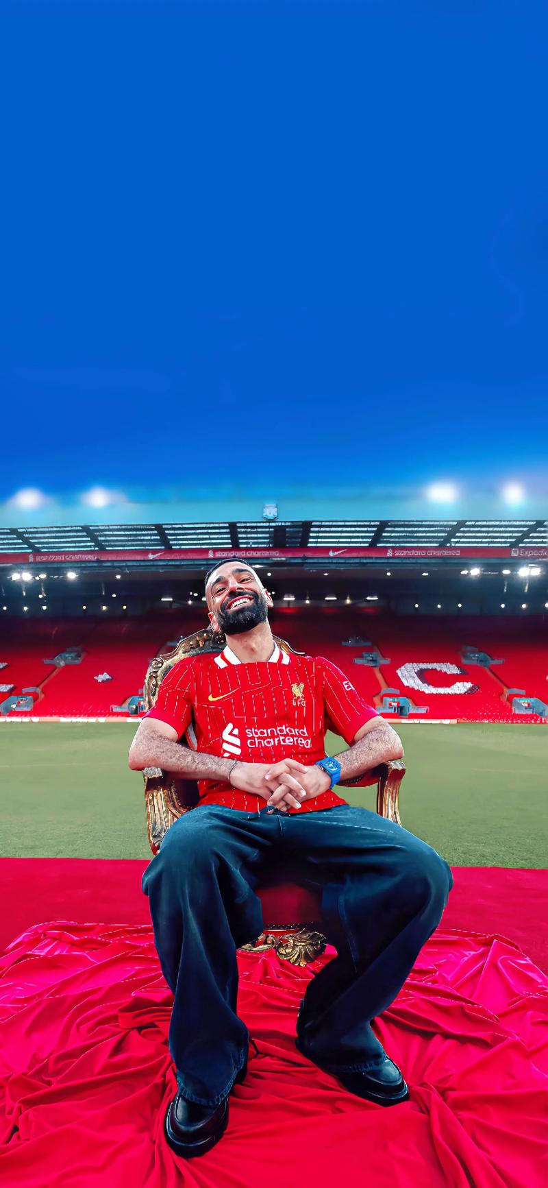 意甲风云再起！国际米兰4-0横扫科莫，齐沃战术大胜法布雷加斯夺榜首（意甲再起波澜：国米4-0击溃科莫，齐沃战术完胜法布雷加斯登顶榜首）