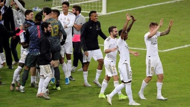 被中国足球“忽悠”的球迷，写了一本关于足球和青春的小说（曾被中国足球“忽悠”的球迷，写出一部青春与绿茵的小说）