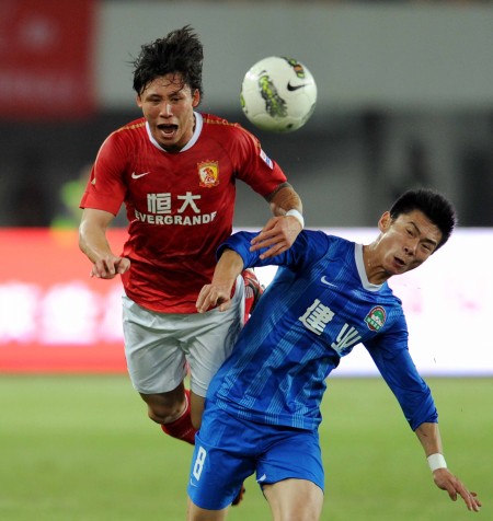 步行者和公牛均陷入困境，争夺季后赛资格，形势严峻。