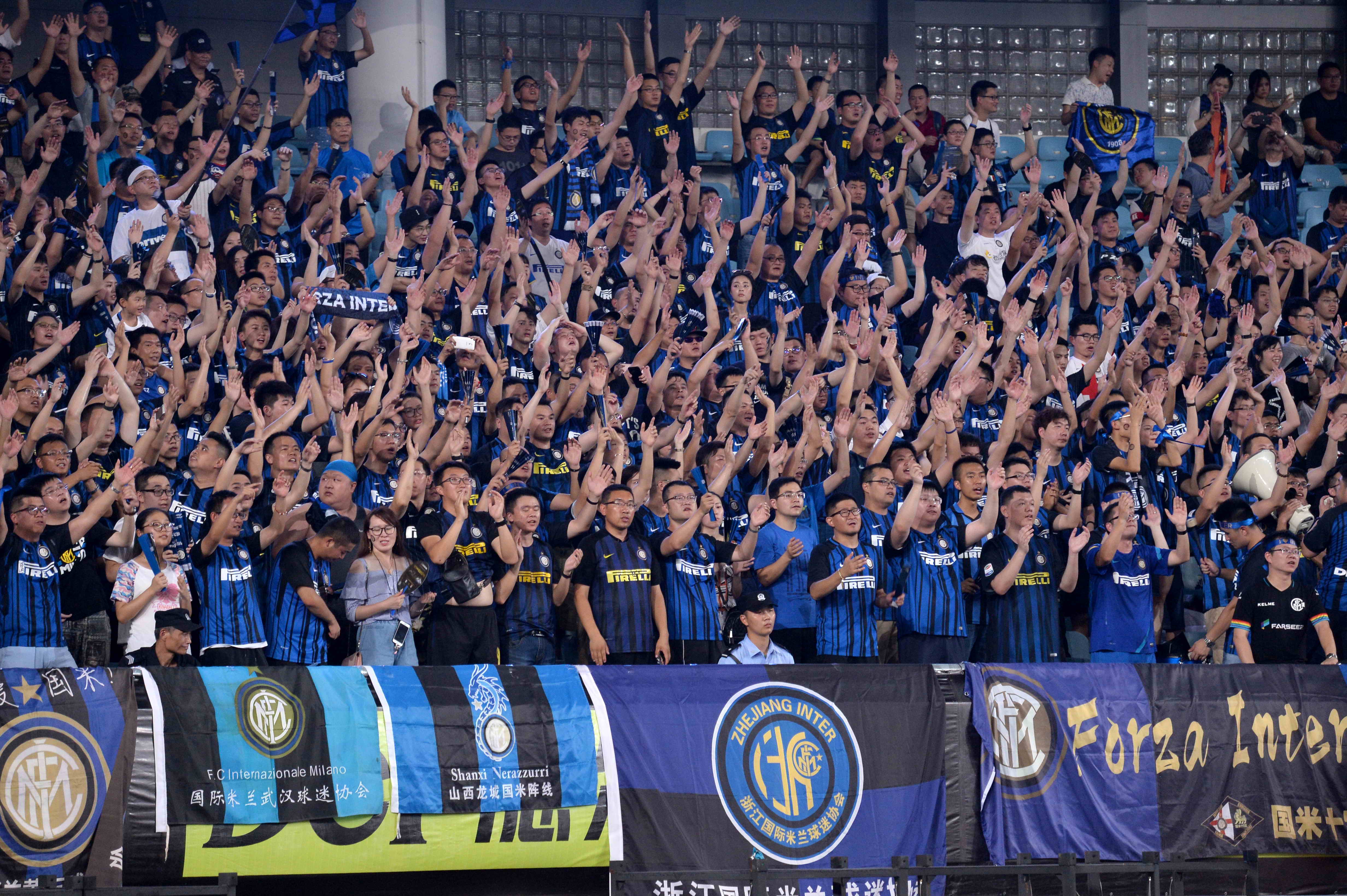 山雨欲来！英超冠军彻底爆了：2功臣炮轰+斯洛特遭兵变 队长表态