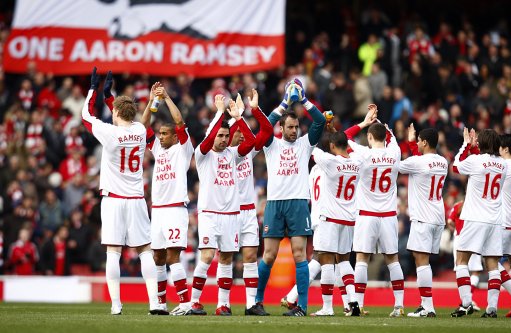 德媒：格纳布里将与拜仁降薪续约，税前年薪最高可达1500万欧（德国媒体：格纳布里拟与拜仁续约并接受降薪，税前年薪上限1500万欧元）