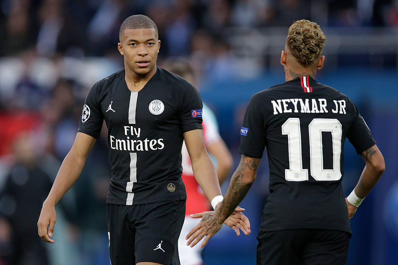 记者：今年是浙江队的过渡赛季，明年球队将重新组建