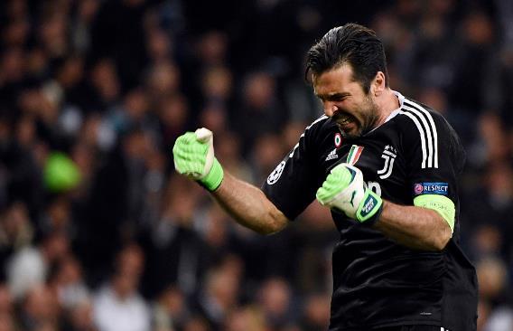 杰伦·约翰逊成为08年詹姆斯以来连续两场砍三双最年轻的前锋