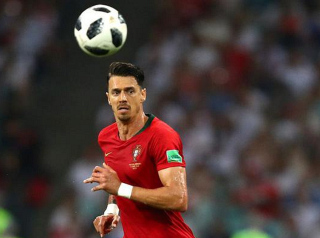 图片报：阿德耶米想在续约合同加解约条款，曼联接触其经纪人